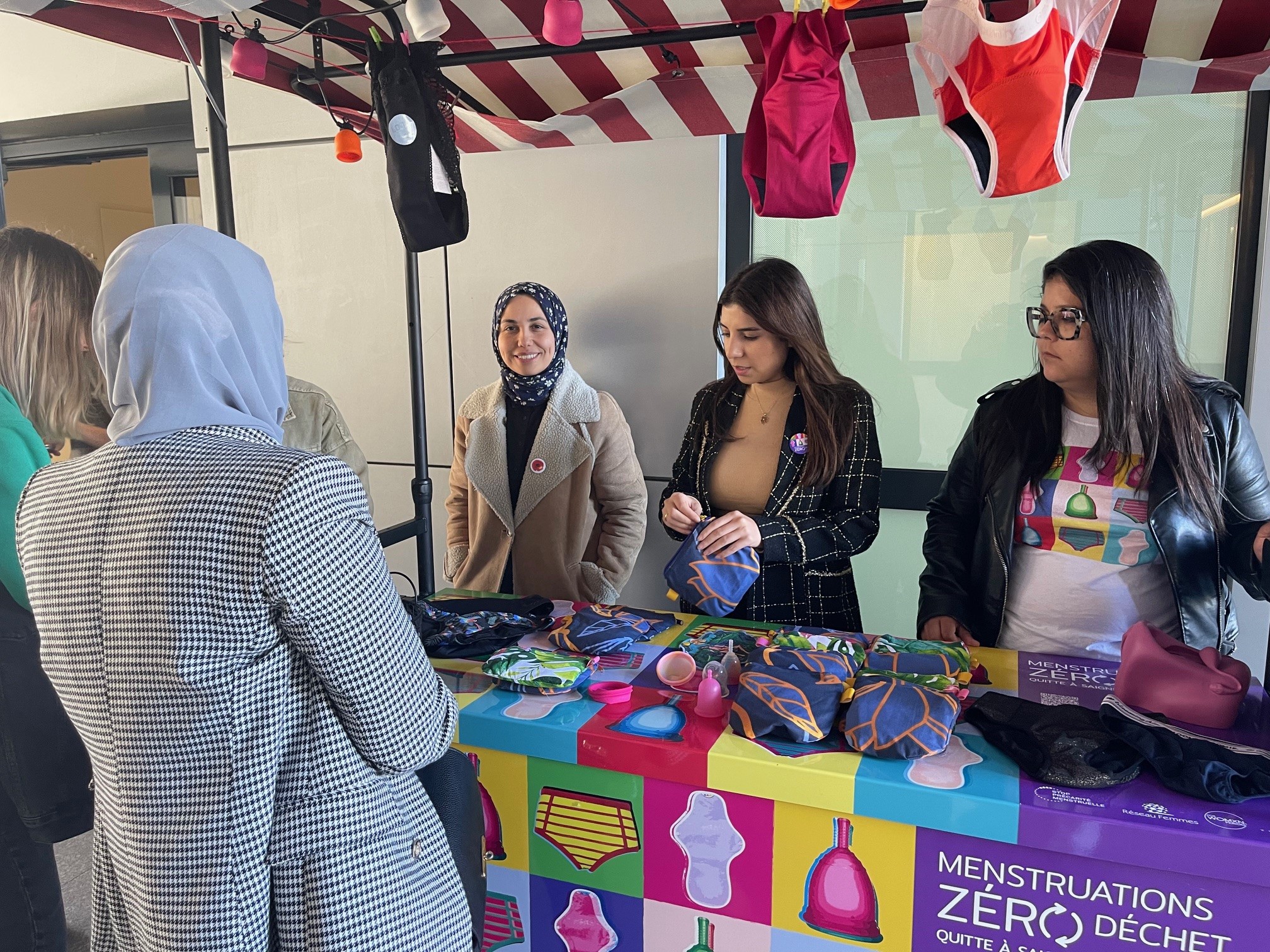 Stand de l'association For Womxn, Period