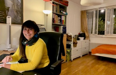 Vicky dans le bureau des éducateurs Vicky dans le bureau des éducateurs